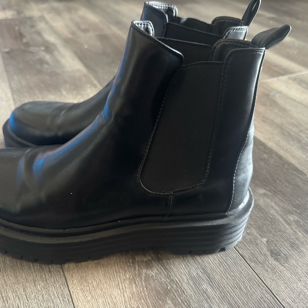 Azalea Wang Chelsea boots.